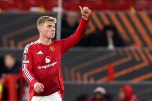 记者：那不勒斯与曼联商谈租借+强制买断霍伊伦