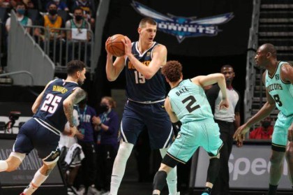 击败黄蜂锁定西部前四！诸葛马龙，请开始你的表演